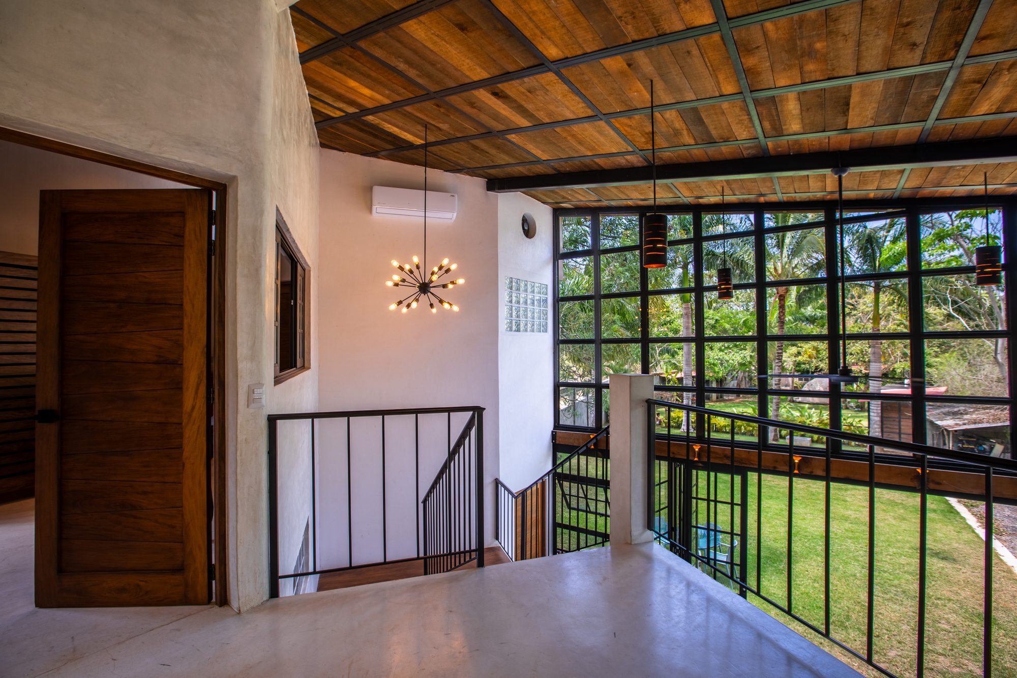 Casona upstairs