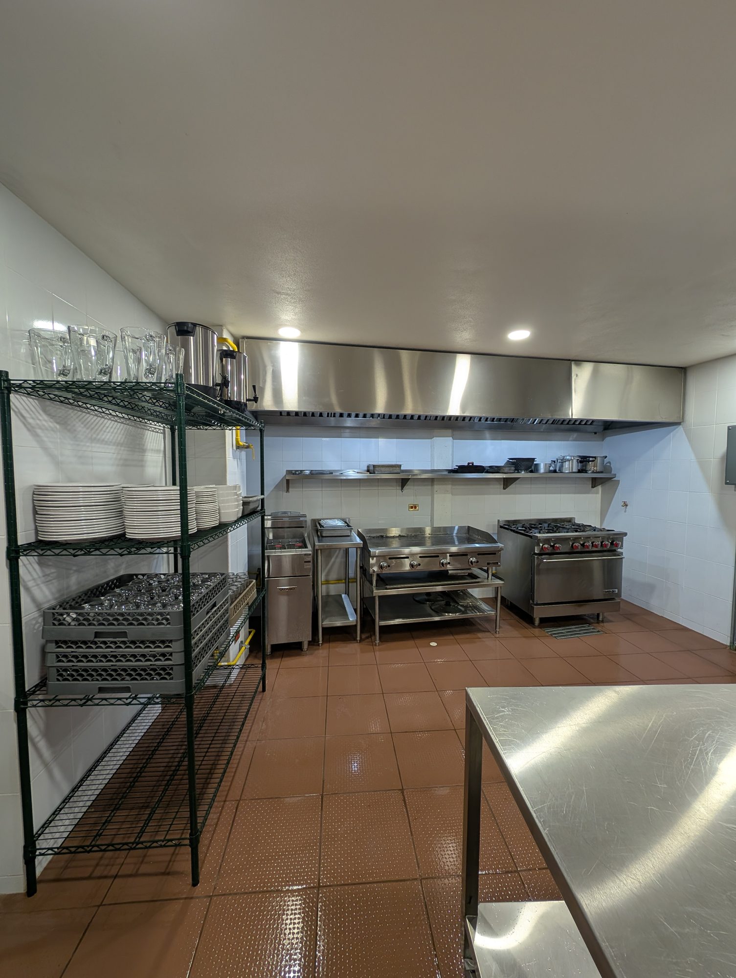 Commercial kitchen range and equipment