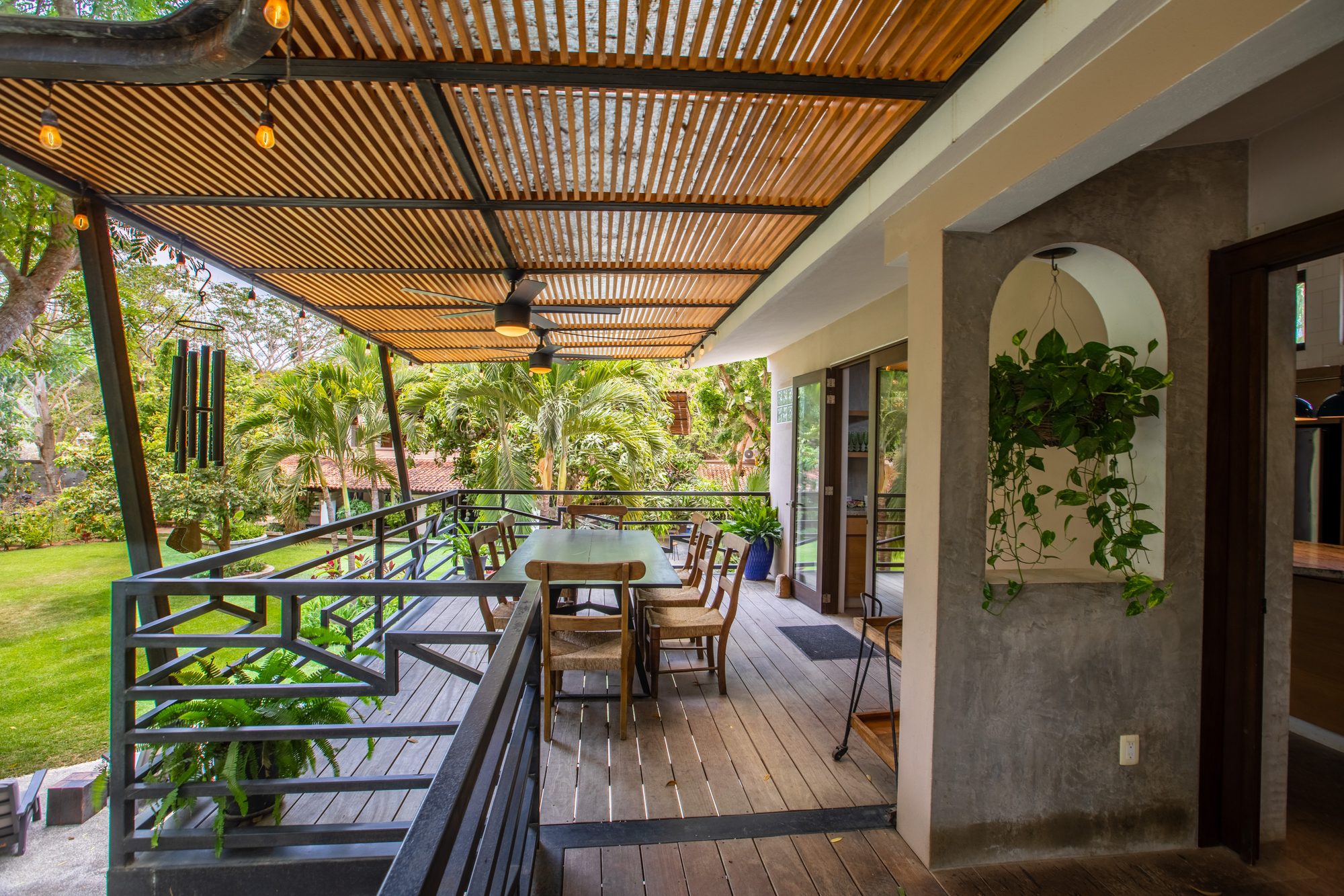 Villa deck dining
